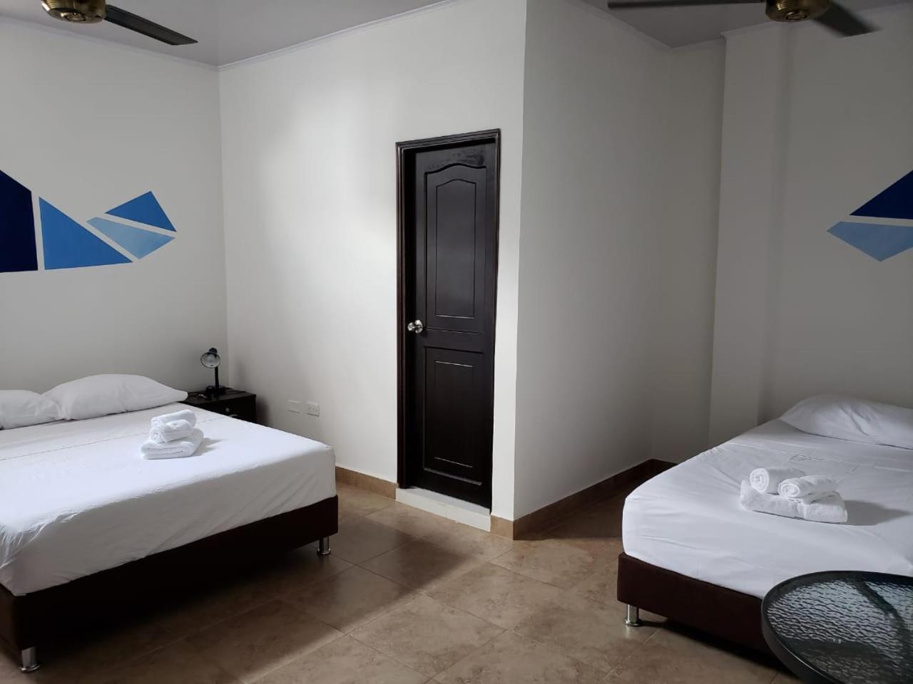 Hotel Puerto Azul Puerto Berrio Екстер'єр фото