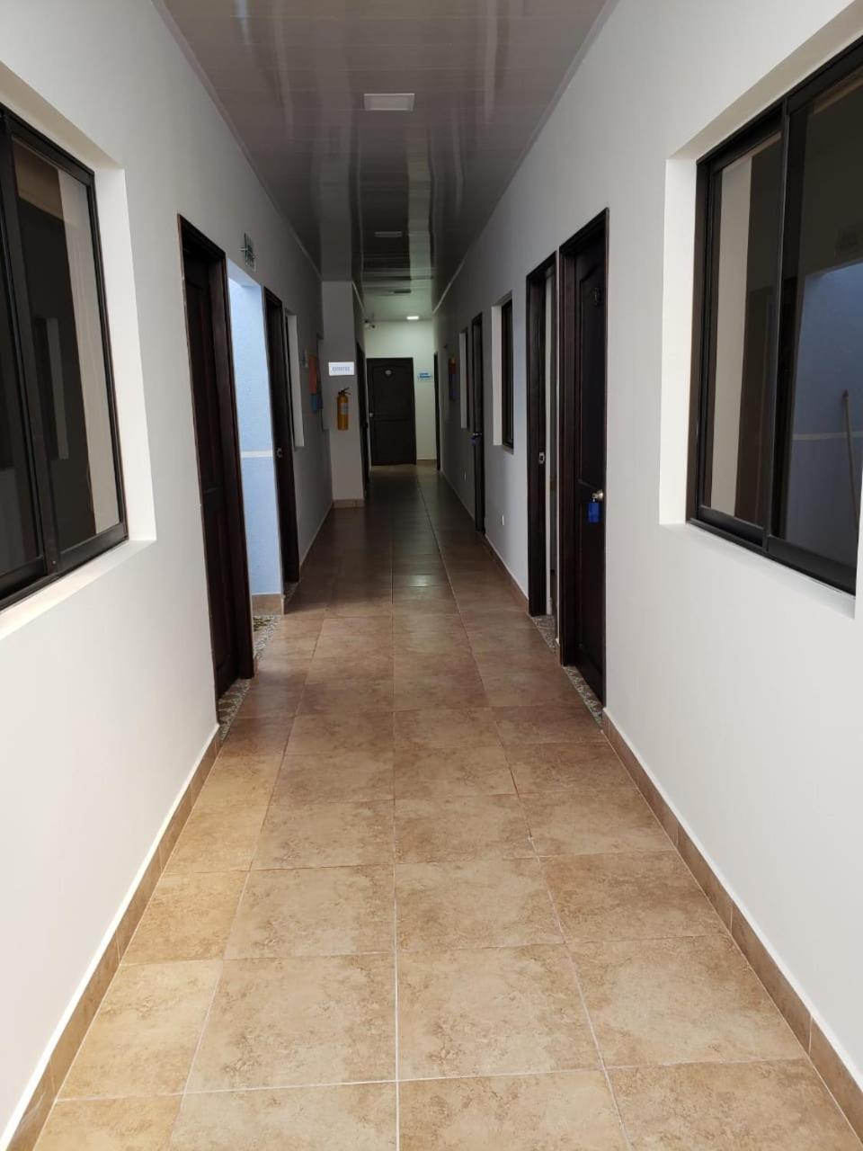 Hotel Puerto Azul Puerto Berrio Екстер'єр фото